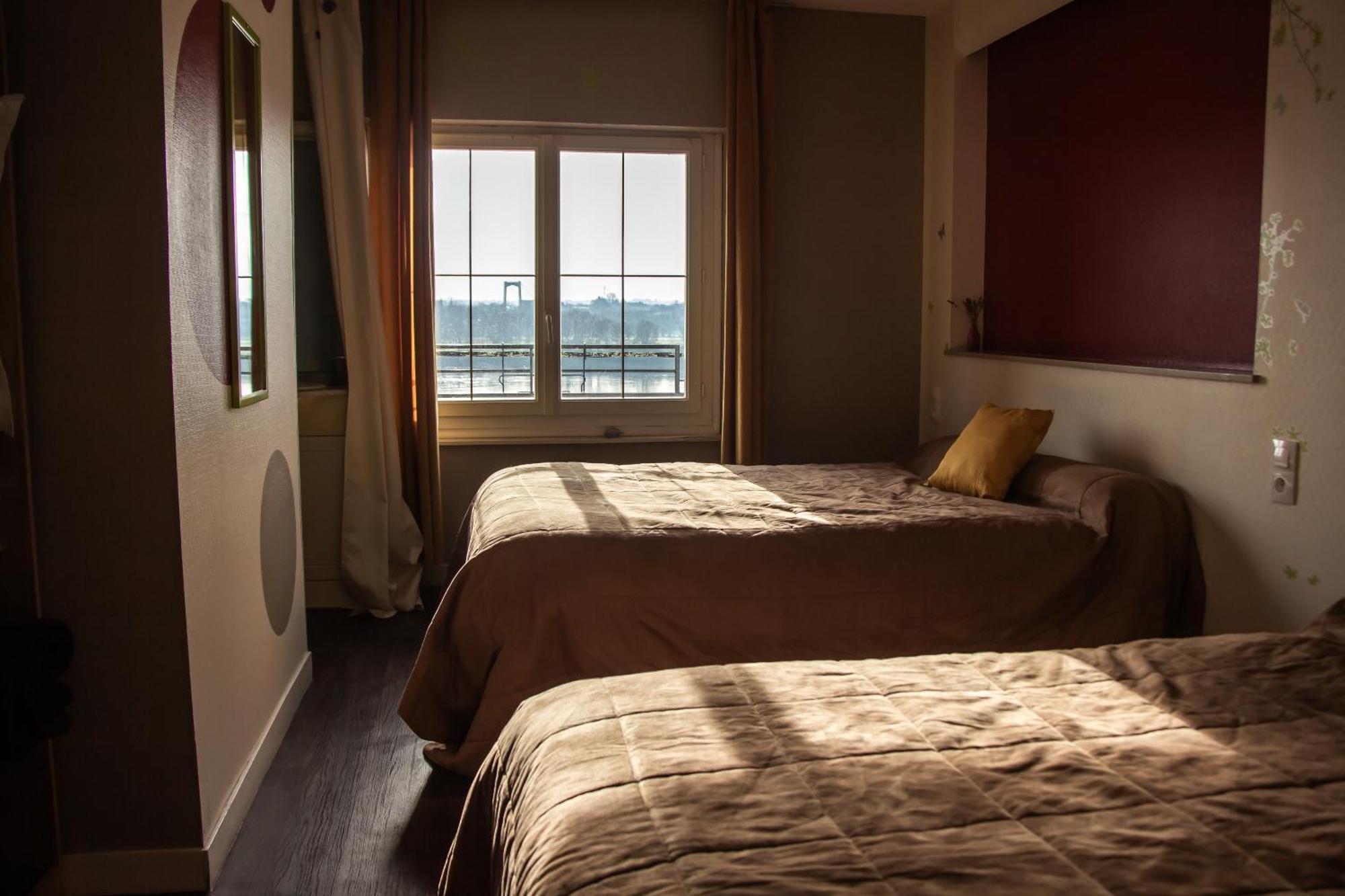 Hotel Le Petit Pecheur Saint-Florent-le-Vieil Zewnętrze zdjęcie