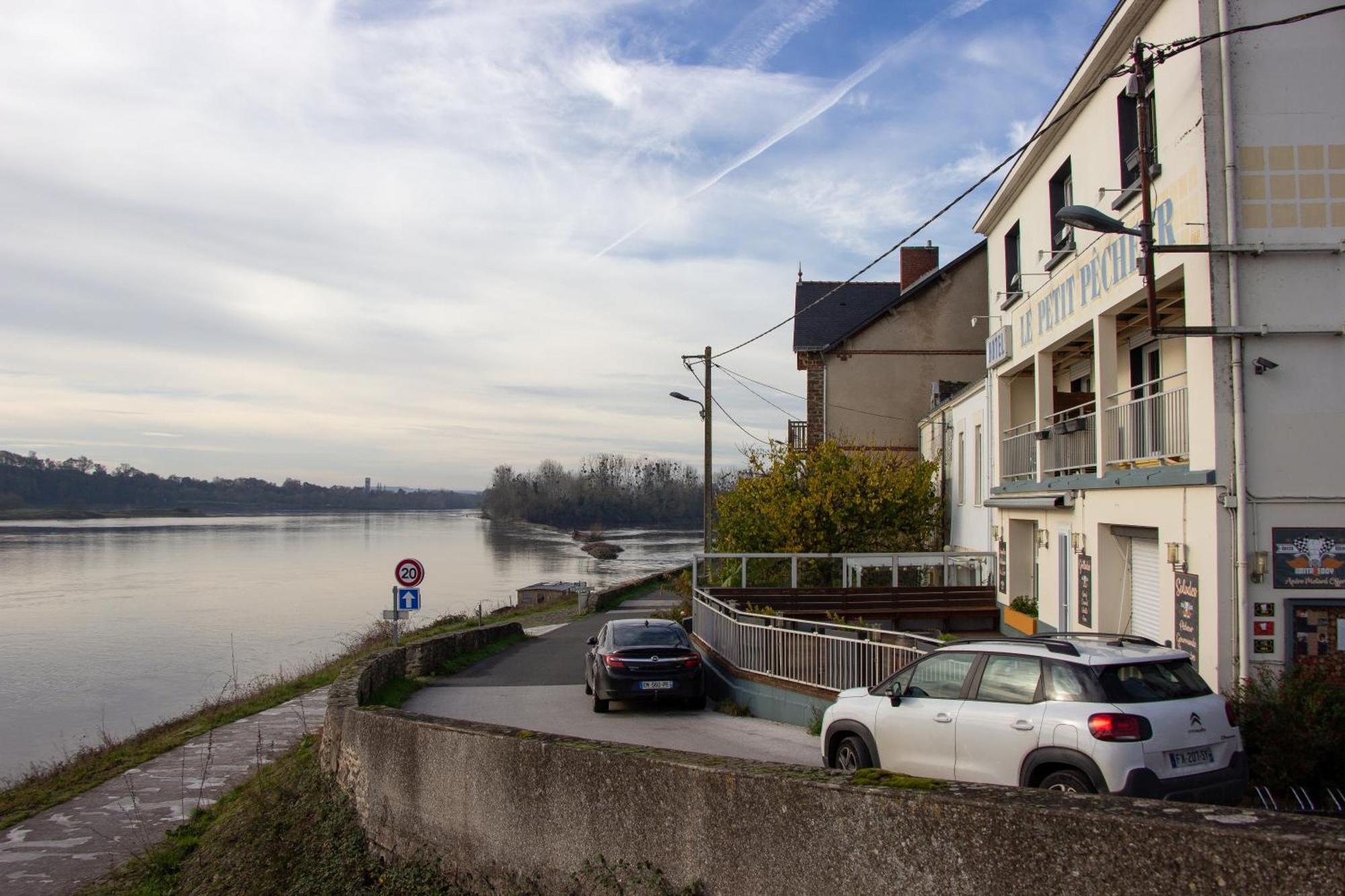 Hotel Le Petit Pecheur Saint-Florent-le-Vieil Zewnętrze zdjęcie