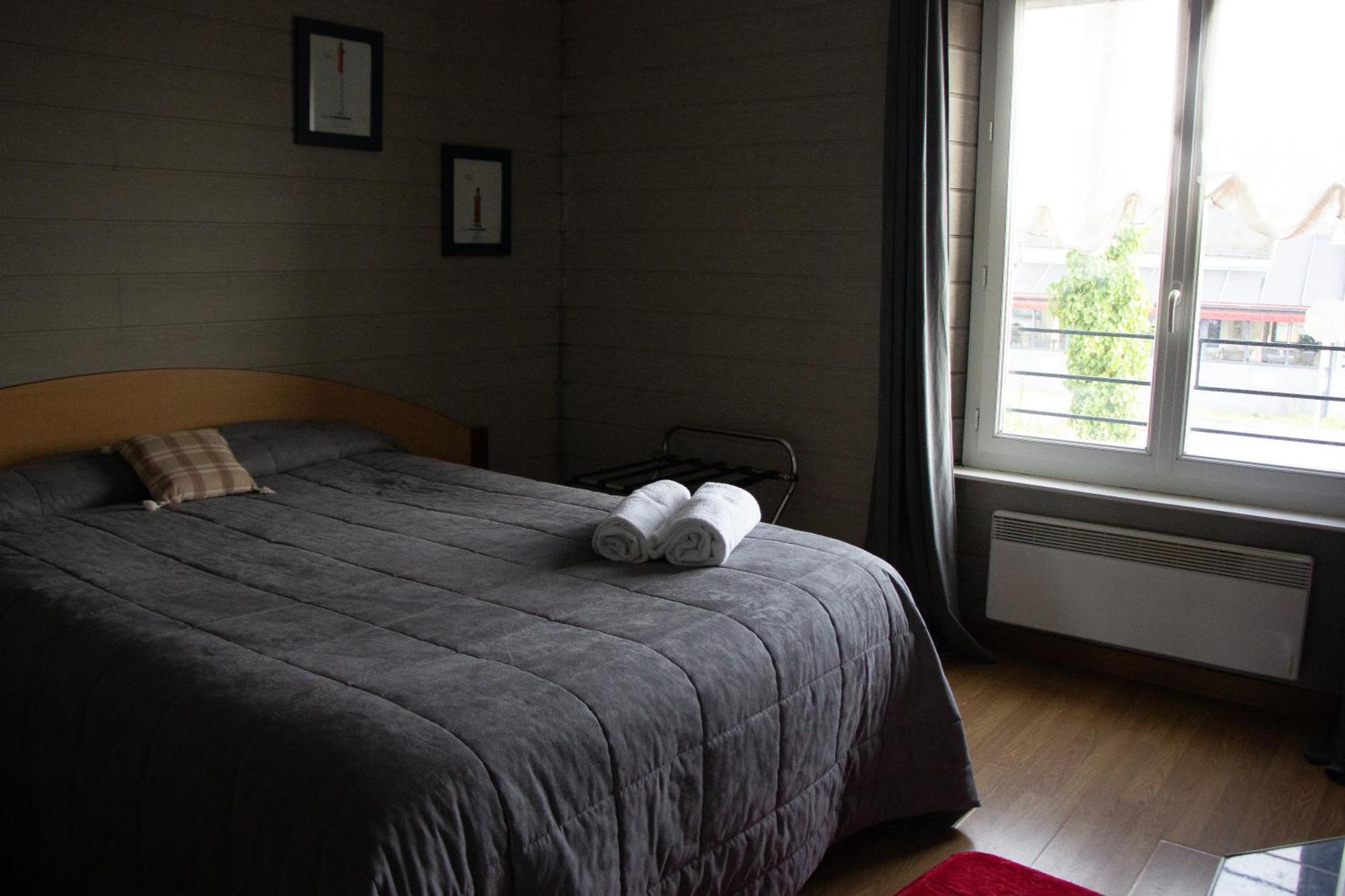 Hotel Le Petit Pecheur Saint-Florent-le-Vieil Zewnętrze zdjęcie