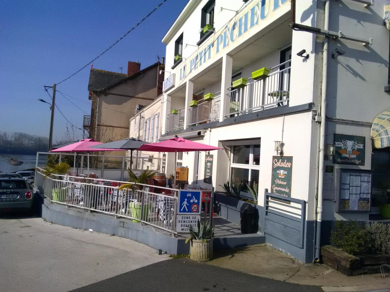 Hotel Le Petit Pecheur Saint-Florent-le-Vieil Zewnętrze zdjęcie